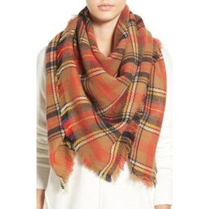 BLOGGERS FAVE: Zara Blanket Scarf